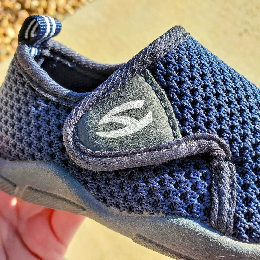 Hobibear blue baby toddler water shoes size 23 (US 7) EUC